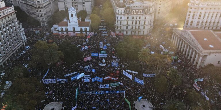 Deseci hiljada Argentinaca protestovali zbog Mileijevih rezova za javne univerzitete