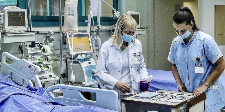 Dok tuzlanski doktori stupaju u generalni štrajk, iz vlade pokreću protokol o dogovoru