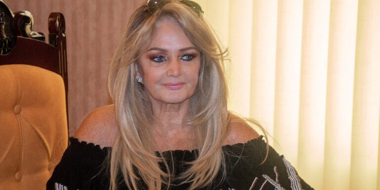 Legendarna Bonnie Tyler doživjela srčani zastoj nakon operacije, trenutno je u induciranoj komi