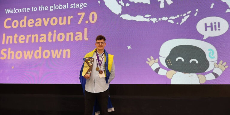 Mladi Ahmed Gušo iz Goražda pokorio takmičenje iz robotike i programiranja u Indoneziji