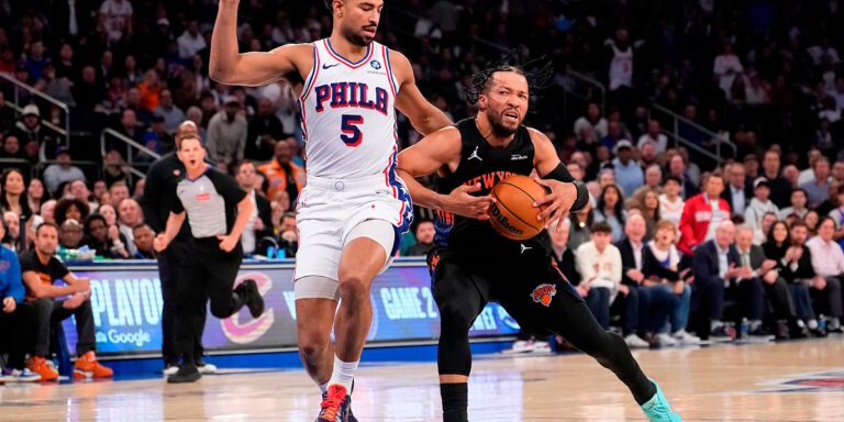 New York udvostručio prednost u play-offu nakon duela u kojem su se ekipe 25 puta mijenjale u vodstvu