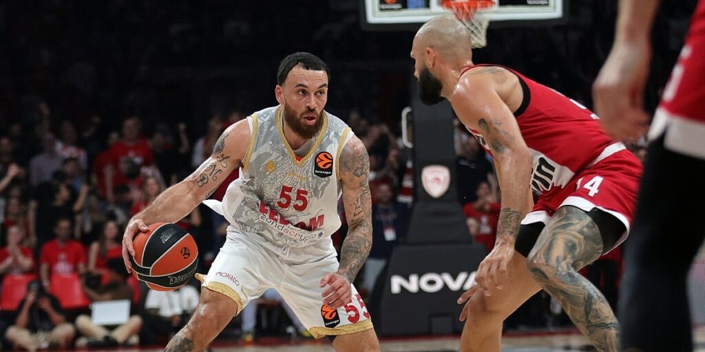 Olympiacos i Fenerbahče na korak do Final Foura, Đoković iz prvih redova gledao skandal koji je izazvao James