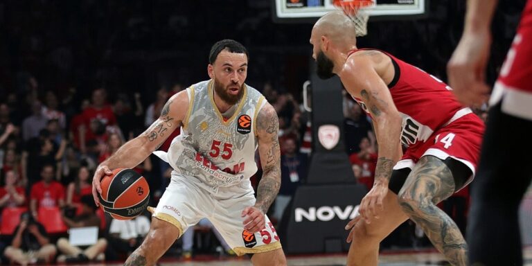 Olympiacos i Fenerbahče na korak do Final Foura, Đoković iz prvih redova gledao skandal koji je izazvao James