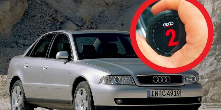 Pametni sat ugradio u ručicu mjenjača starog Audija A4 Pametni sat ugradio u ručicu mjenjača starog Audija A4