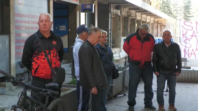 „Nemamo više radnika, samo političare“: Oštre poruke iz Tuzle