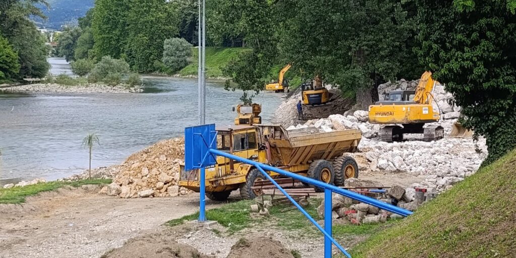 Da li Banja Luka betonira Vrbas? Ekolozi upozoravaju da se prirodna obala nepovratno mijenja