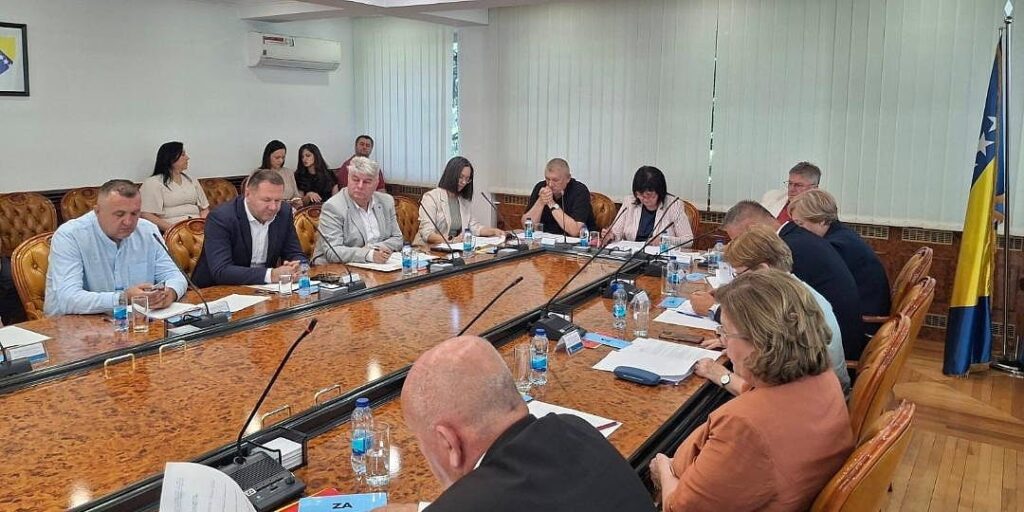 Deklaracija o odlasku OHR-a ne krši vitalni interes
