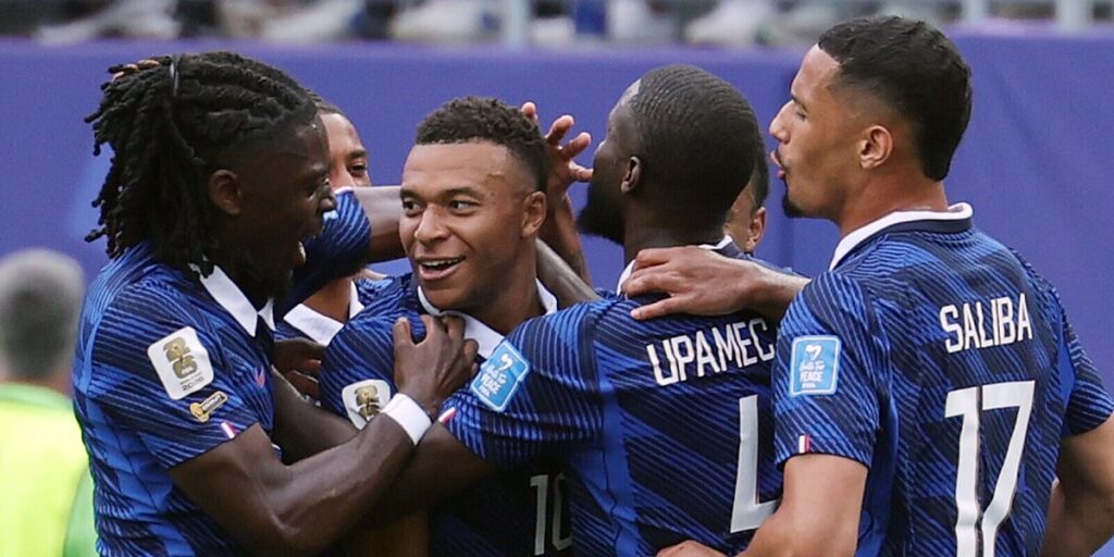 Francuska pregazila Irak, Mbappé dvostruki strijelac u haotičnom meču