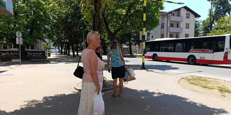 Građani spas od vrućine traže u hladu, na snazi narandžasto upozorenje