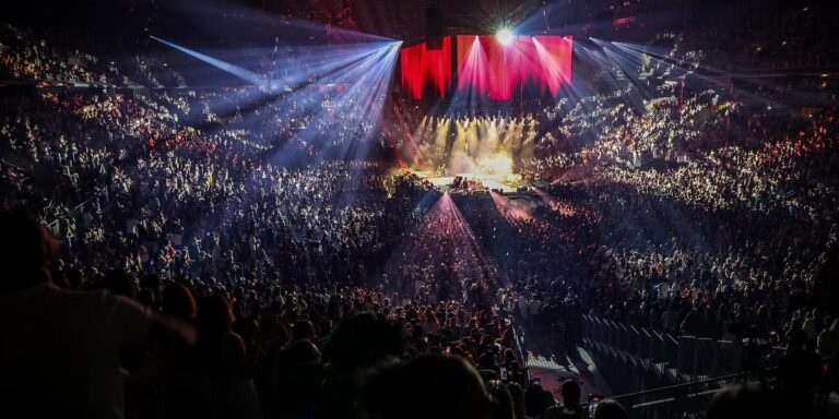 Jakov Jozinović održao koncert u Areni Zagreb pred 20.000 ljudi, Aleksandra Prijović mu bila gost