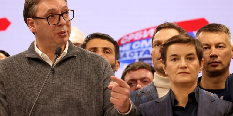 Nakon što Vučić podnese ostavku, državu preuzima Ana Brnabić
