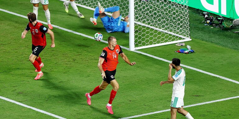 Pogledajte gol bukvalno u posljednjoj sekundi na duelu Alžira i Austrije kojim je Iran ispao sa SP-a