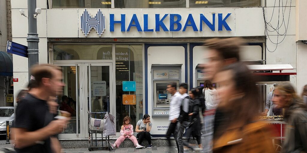 Prve posljedice historijskog dogovora? Amerikanci odustali od optužbi protiv turske Halkbanke za kršenje sankcija Iranu