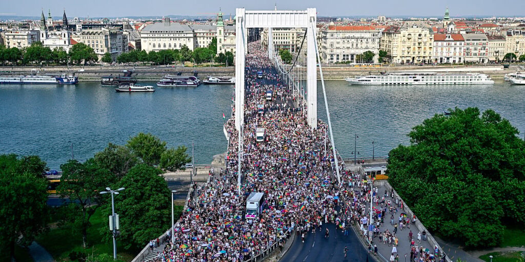 Više od 10.000 ljudi na Povorci ponosa, Budimpešta prvi put bez zabrane