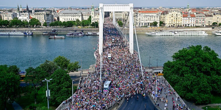 Više od 10.000 ljudi na Povorci ponosa, Budimpešta prvi put bez zabrane