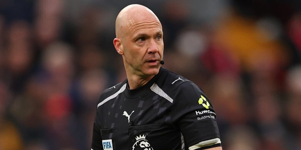 Anthony Taylor završio sudijsku karijeru, pamtimo ga po "slučaju Eriksen"