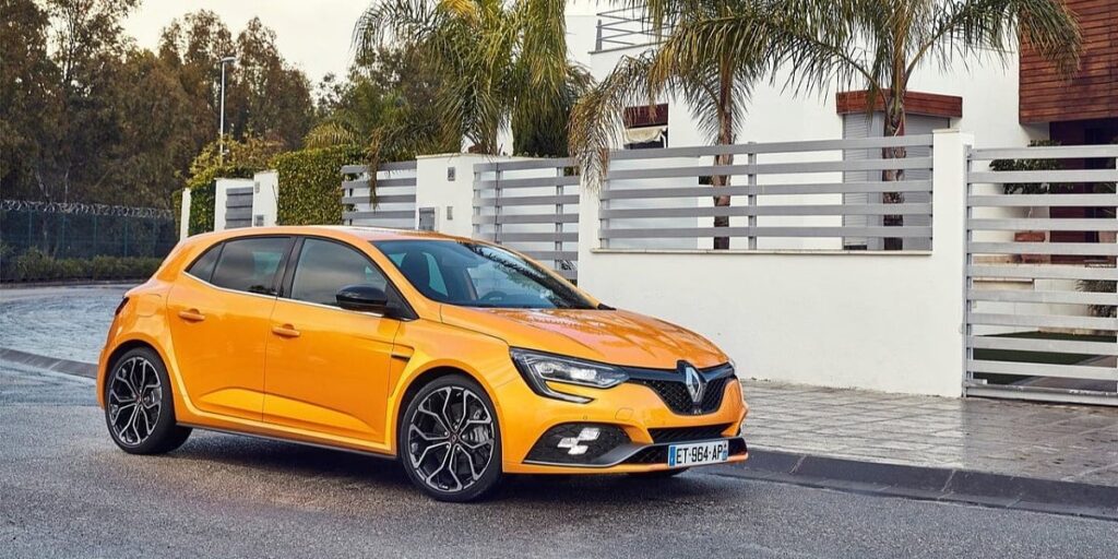 Francuz kupio ukradeni Renault Megane RS koji je bio registrovan na ime Emmanuela Macrona