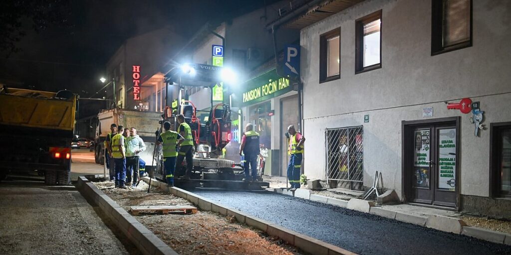 Novo minibus i taksi stajalište, osvjetljenje tunela i staze za pješake