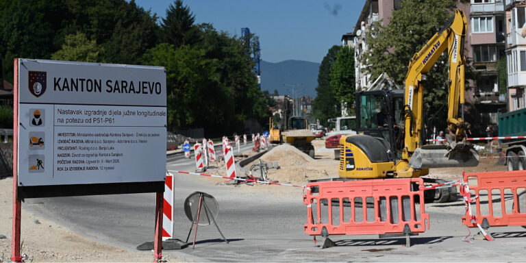 Obišli smo gradilište na Grbavici, rok za puštanje saobraćaja probijen
