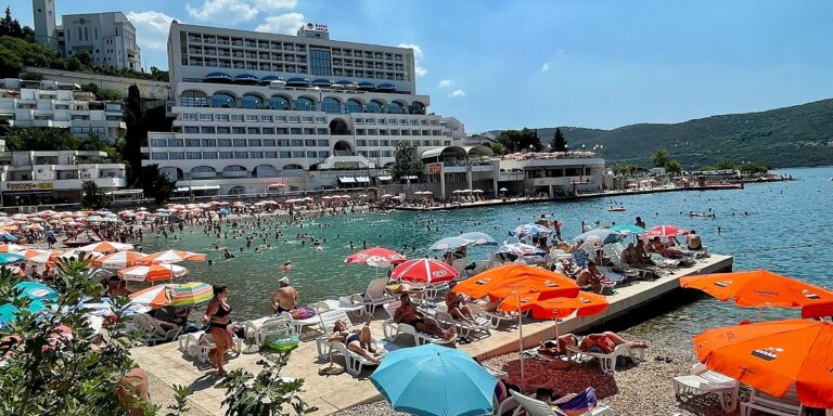Pored domaćih, veliki broj posjetitelja dolazi i iz zapadne Evrope