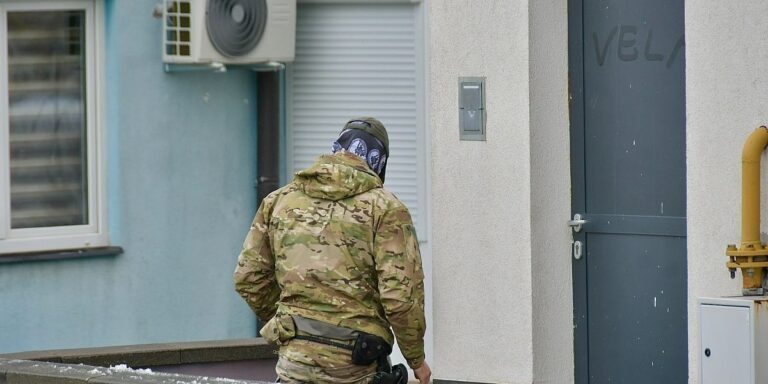 Pripadnici SIPA-e zbog krijumčarenja migranata uhapsili jednu osobu