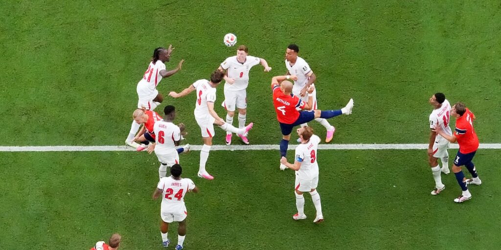 Uživo / Engleska - Norveška 2:1: Bobb propustio veliku šansu da vrati Norvešku u utakmicu