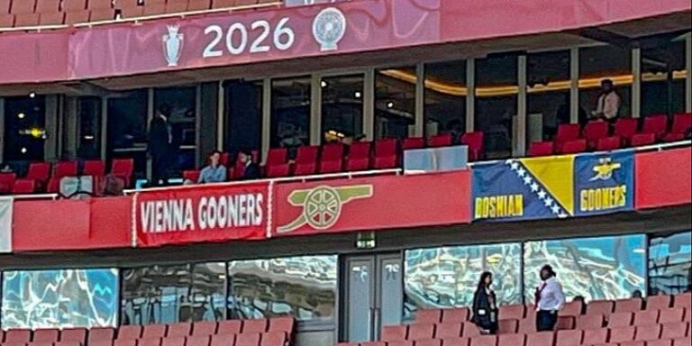 Arsenalov stadion od danas krasi novi šampionski detalj, a tu je i nezaobilazna zastava BiH