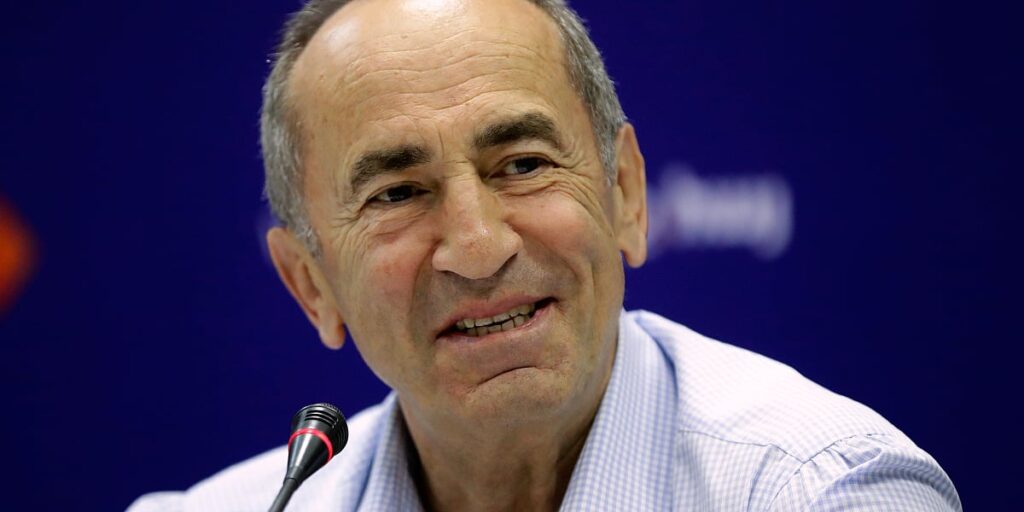 Bivši predsjednik Armenije Robert Kocharyan priveden u istrazi za korupciju Bivši predsjednik Armenije Robert Kocharyan priveden u istrazi za korupciju