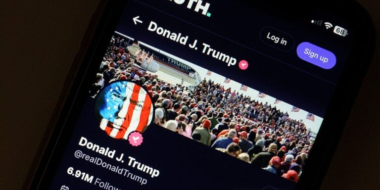 Donald Trump prodaje rani pristup svojim objavama za 100.000 dolara mjesečno