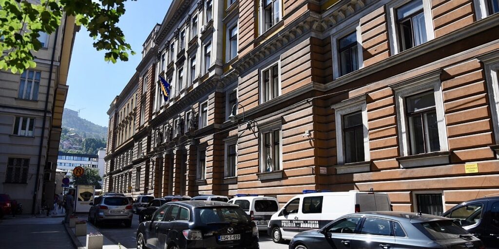 Maloljetnicima osumnjičenim za požar u Vitezu određen jednomjesečni pritvor