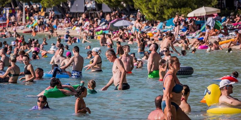 Pogledajte prizore s prepunih plaža početkom augusta