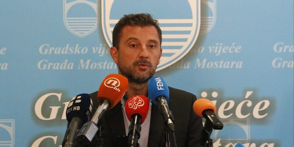 Pokušava se spriječiti da govore, pozivam ih da kažu istinu