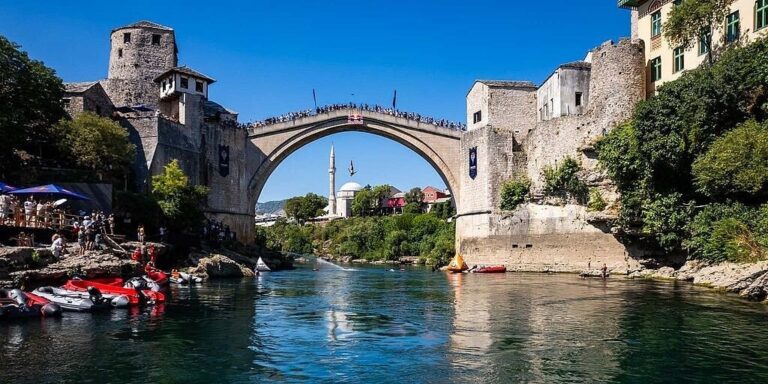 Upaljen crveni meteoalarm za Prijedor i Mostar, u ostatku države narandžasto upozorenje