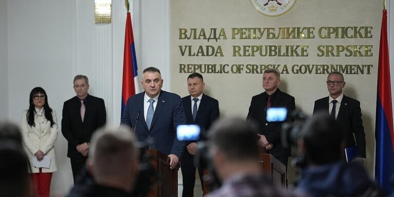Vlada Republike Srpske planira da se u naredne tri godine zaduži 6,4 milijarde KM