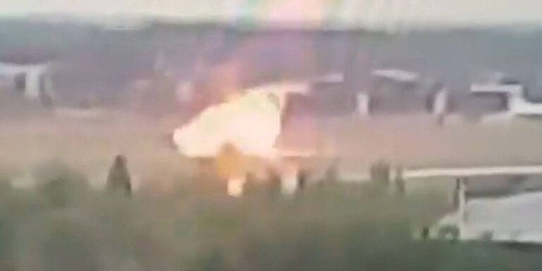 Američke diplomate moraju vozom nakon napada na aerodrome