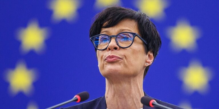 Kako bih mogla pogledati majke Srebrenice? EU put je i put naših vrijednosti Kako bih mogla pogledati majke Srebrenice? EU put je i put naših vrijednosti