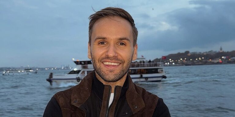 Mirza Mustafagić objavio da kćerka Zdravka Čolića podržava veličanje Ratka Mladića, ona tražila da obriše objavu