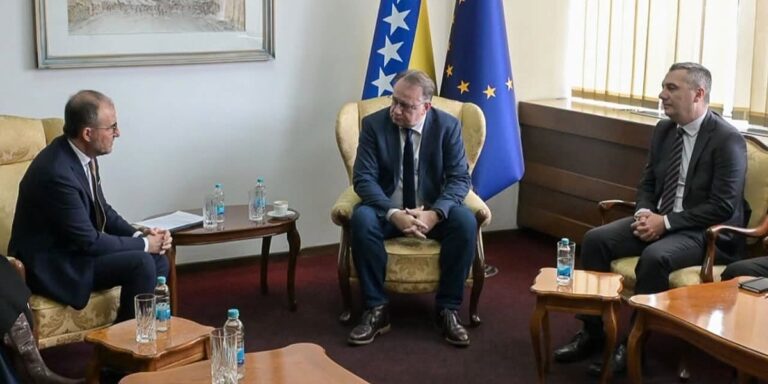Nikšić i Dizdar sa Sorecom o glorifikaciji ratnih zločina i položaju povratnika u Republici Srpskoj