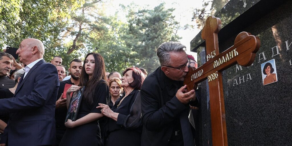 Sahrana Ratka Mladića razotkrila je jaz između evropskih ambicija Srbije i političke stvarnosti