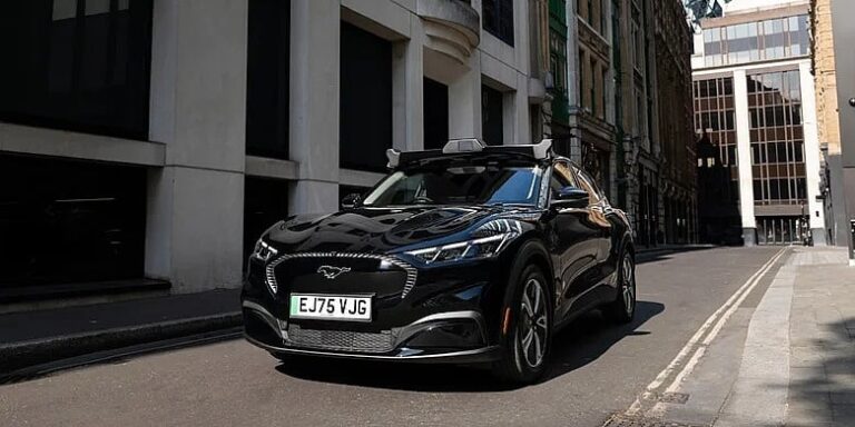 Uberova robotaksi vozila stigla na ulice Londona, prevoze putnike uz ljudski nadzor