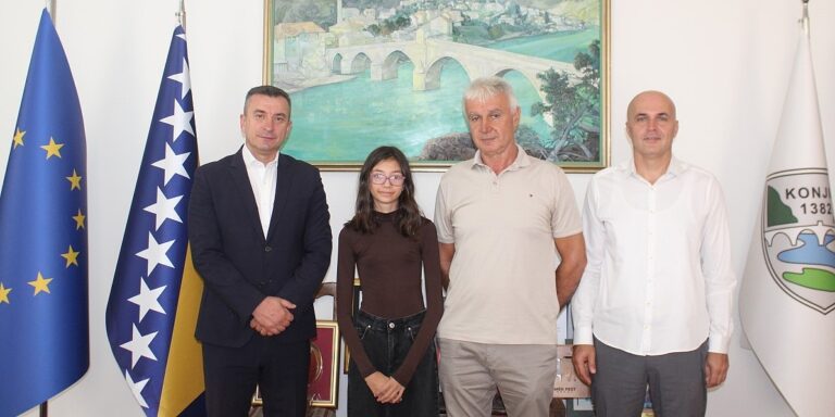 Upriličen prijem za učenicu Lejlu Dedić koja će nastupiti na evropskom takmičenju