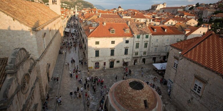 Zbog veličanja Ratka Mladića uhapšena četiri državljanina BiH u Dubrovniku