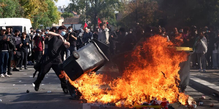Francuske vlasti zatvorile više od 400 škola zbog nasilnih protesta, kriza se širi na Belgiju