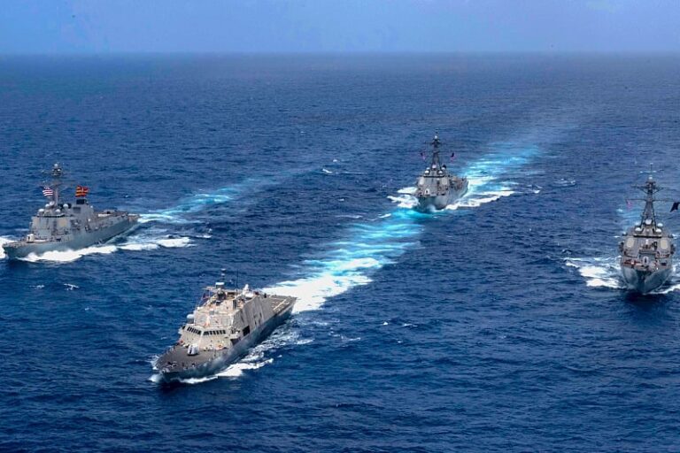 Priprema li Trump invaziju Venecuele: Poslao nekoliko ratnih brodova i 4.000 marinaca u Karipsko more