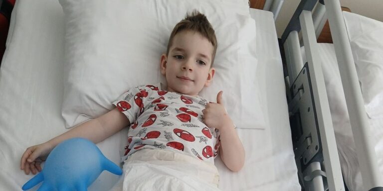 Sakuplja se pomoć za dječaka Medina Mehinagića (5) koji je onkološki pacijent i boluje od Perthesove bolesti