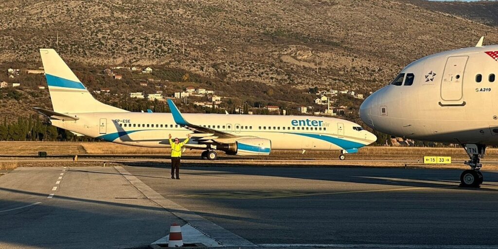 Aerodrom u Mostaru bilježi veliki rast broja putnika, globalna situacija za sada ne utječe na poslovanje Aerodrom u Mostaru bilježi veliki rast broja putnika, globalna situacija za sada ne utječe na poslovanje