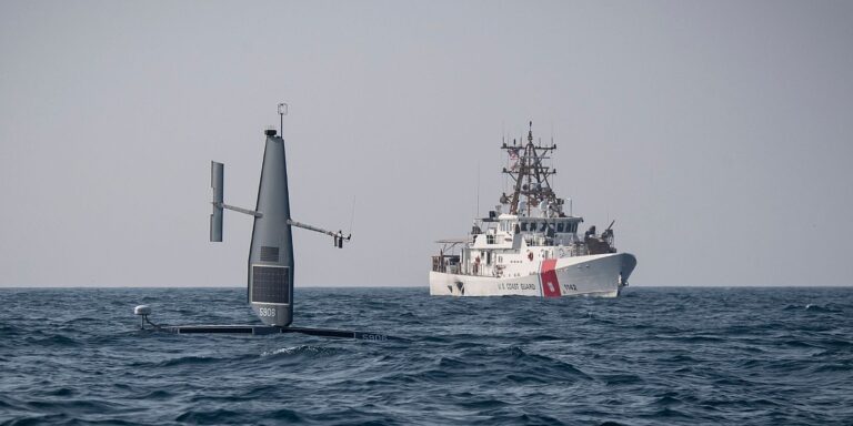 Američka obalna straža koristi autonomne Saildrone dronove za patroliranje jezerima Američka obalna straža koristi autonomne Saildrone dronove za patroliranje jezerima