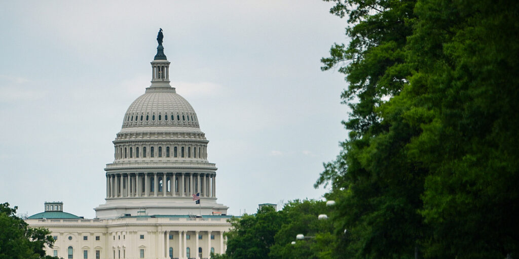 Američki senatori jednoglasno usvojili inicijativu da im se ne isplaćuje plata tokom zatvaranja vlade