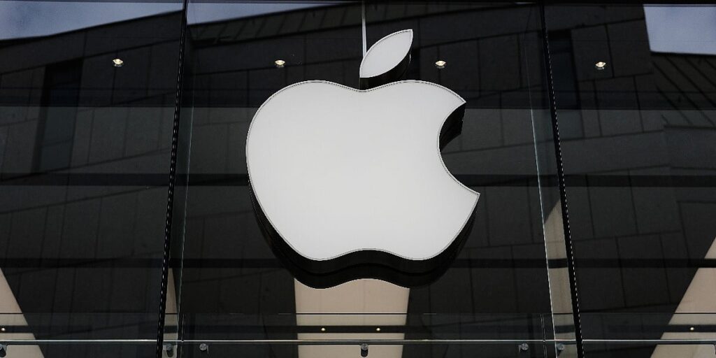 Apple će platiti 250 miliona dolara jer nije na vrijeme isporučio Siri pokretan umjetnom inteligencijom