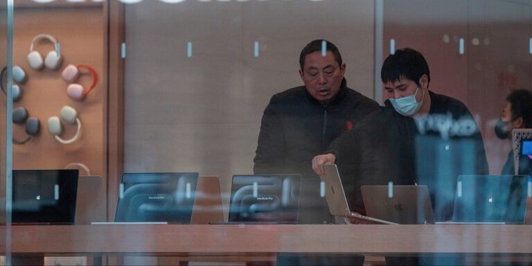 Apple iskoristio kašnjenje Samsunga i povećao prodaju iPhonea u SAD-u Apple iskoristio kašnjenje Samsunga i povećao prodaju iPhonea u SAD-u